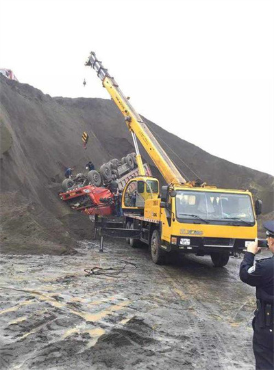 阿合奇上犹道路救援